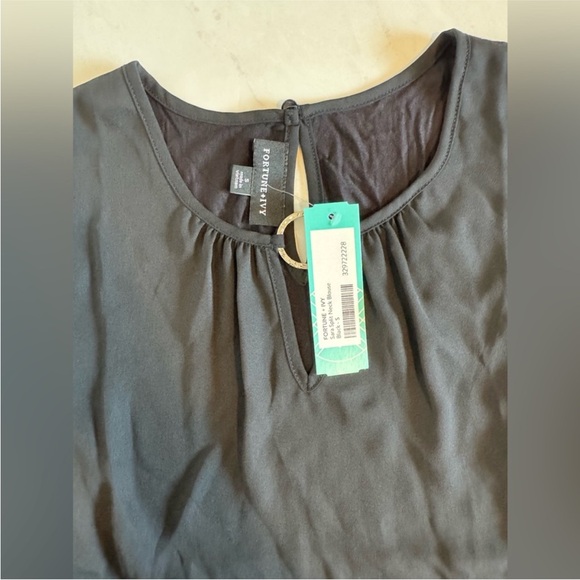 Sara split Neck Blouse - Black - S - Picture 3 of 6